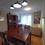 F151 Elitehost Futo Apartament *