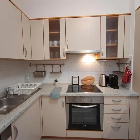 F151 Elitehost Futo Apartment *