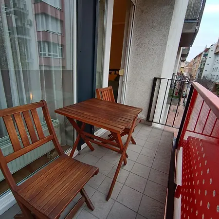 F151 Elitehost Futo Apartamento *